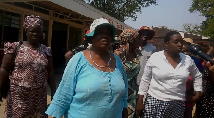 parents at sunningdale 1 primary school 30 OCT 2019